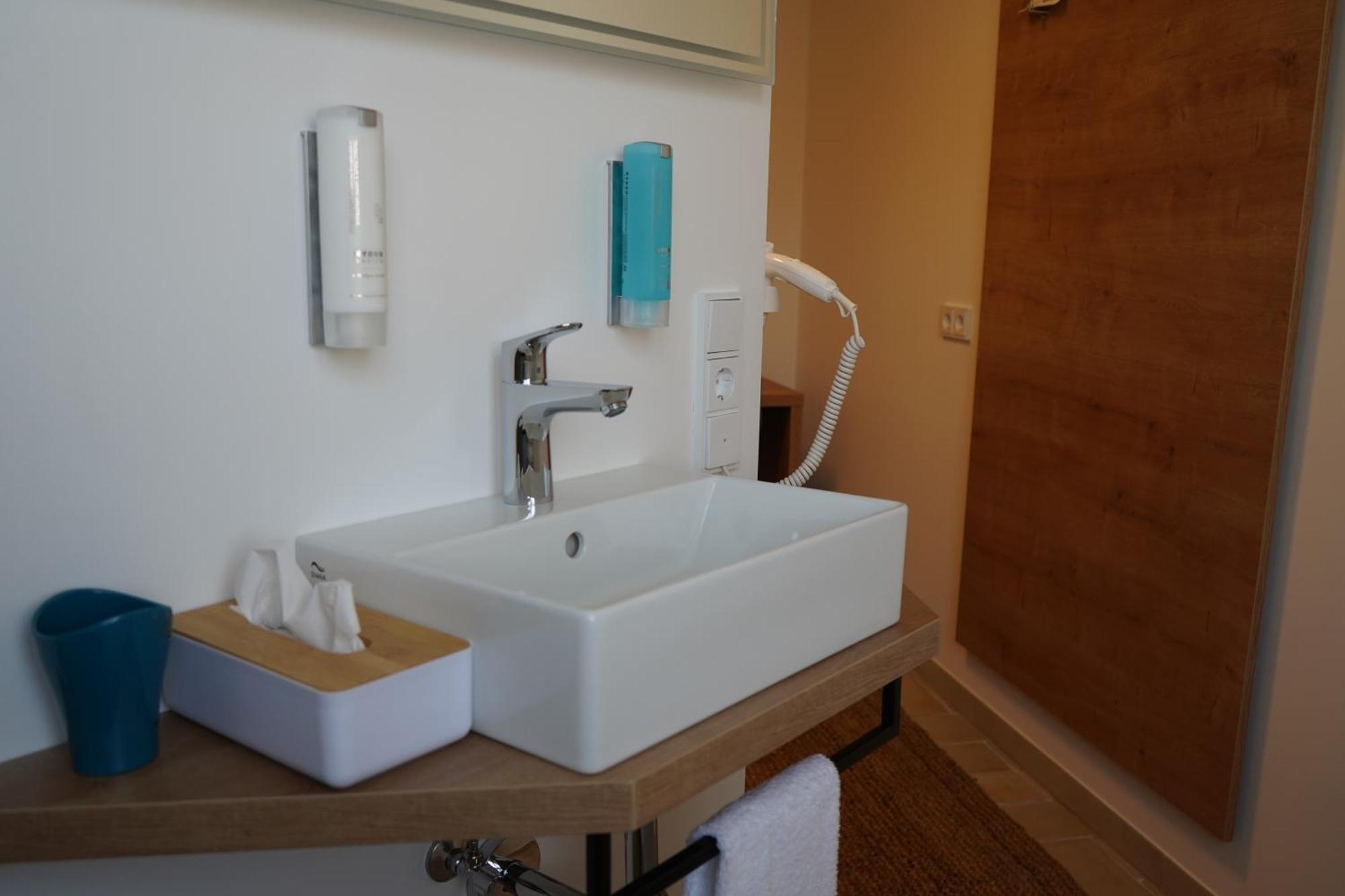 Eco Motel Wallersdorf Eksteriør bilde