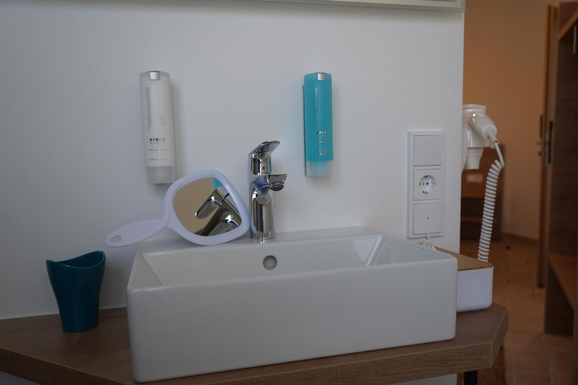 Eco Motel Wallersdorf Eksteriør bilde